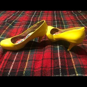 Worn once Madden girl - Round toe pumps wide width